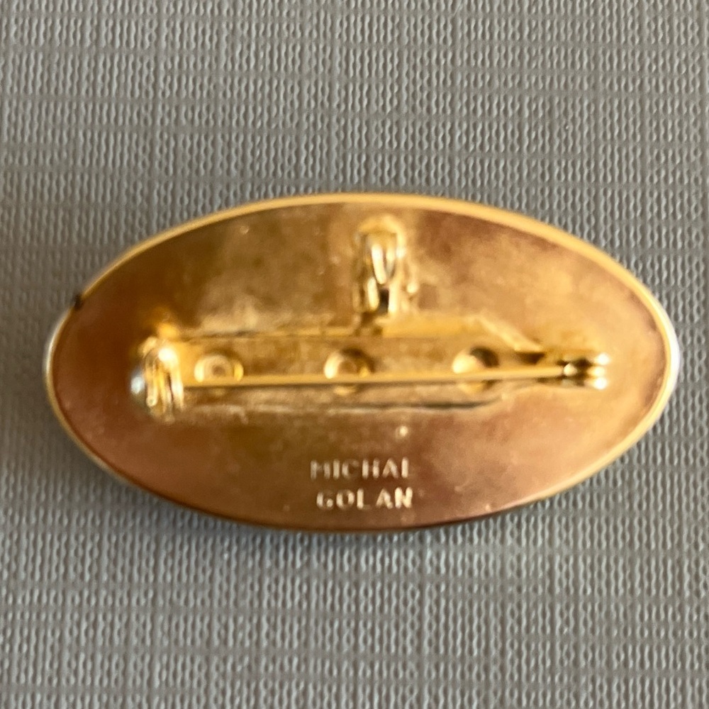 MICHAL GOLAN 24K GOLD PLATED PEARL AMETHYST CABOCHON STATEMENT
BROOCH PENDANT - Picture 2 of 3